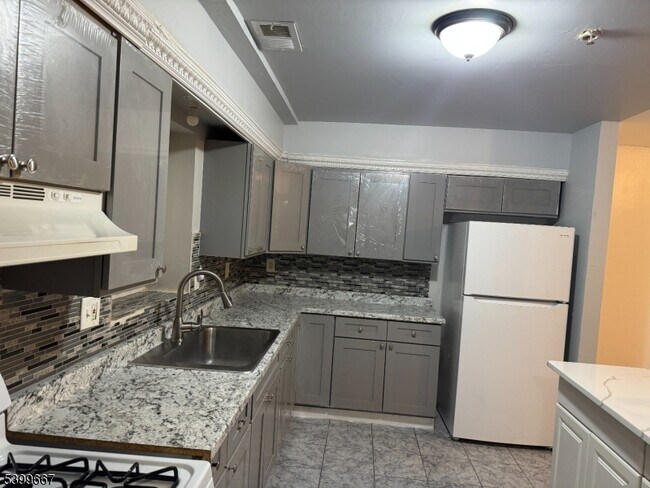 39 Hedden Terrace in Newark, NJ - Building Photo - Building Photo
