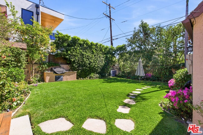 8424 4th St in Los Angeles, CA - Building Photo - Building Photo