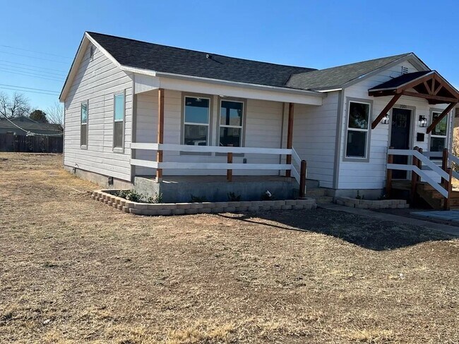 2001 N Lincoln Ave in Odessa, TX - Building Photo - Building Photo