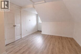 76 Wentworth St S in Hamilton, ON - Building Photo