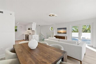 1005 8th St, Unit PH4 in Miami Beach, FL - Building Photo - Building Photo