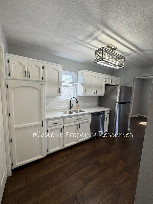 721 SE 10th Terrace in Lee's Summit, MO - Building Photo - Building Photo