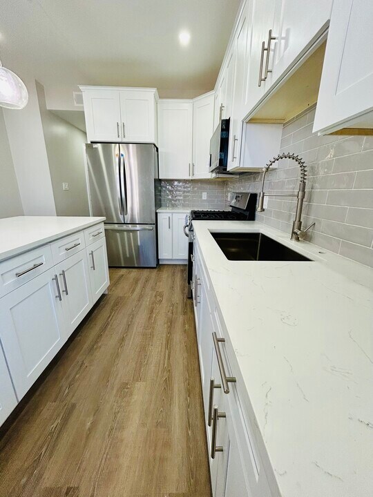 105 Harrishof St, Unit 3 in Boston, MA - Building Photo