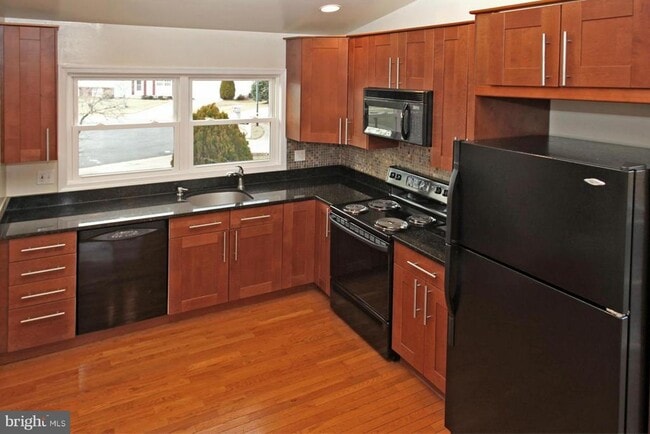 730 Gentle Breeze Ct in Herndon, VA - Building Photo - Building Photo