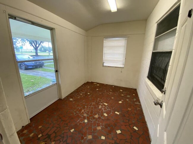1051 E Walnut St in Lakeland, FL - Building Photo - Building Photo