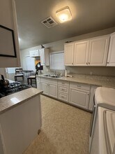 2414 16th St in Bakersfield, CA - Building Photo - Building Photo