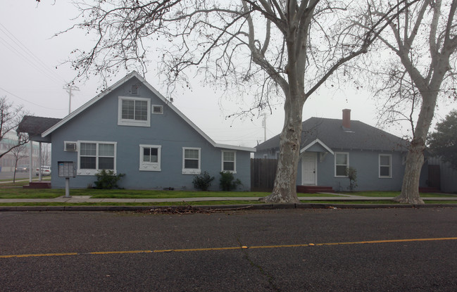 209 3rd St in Turlock, CA - Building Photo - Building Photo