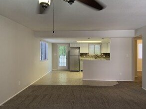 16805 E El Lago Blvd-Unit -106 in Fountain Hills, AZ - Foto de edificio - Building Photo