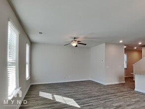 1306 Sweetbriar Cir in East Point, GA - Foto de edificio - Building Photo