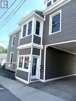 26 Apple St in Brockville, ON - Building Photo