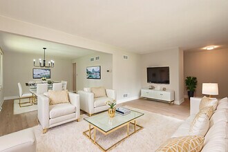 13040 W Tanglewood Cir in Palos Park, IL - Building Photo - Building Photo