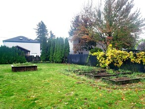 12146 SE Rhone St in Portland, OR - Building Photo - Building Photo