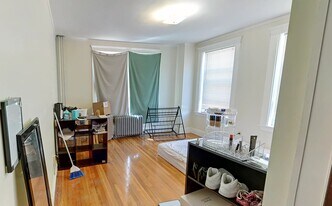 86 Maple St, Unit 1 in Malden, MA - Building Photo