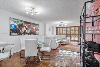 600 Parkview Dr in Hallandale Beach, FL - Building Photo - Building Photo