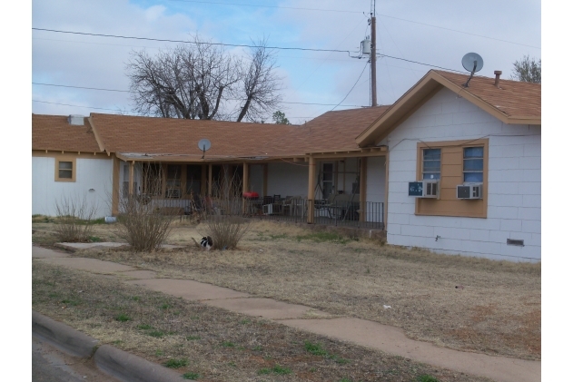 College Apartments in Midland, TX - Building Photo