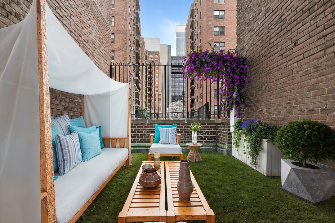 1175 York Ave in New York, NY - Building Photo