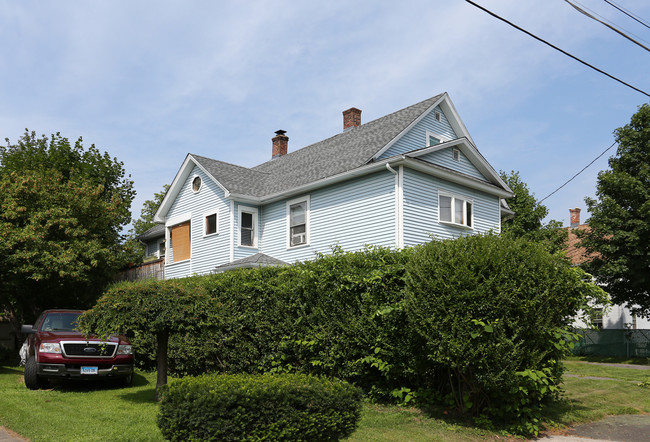 18 Apple St in Torrington, CT - Building Photo - Building Photo