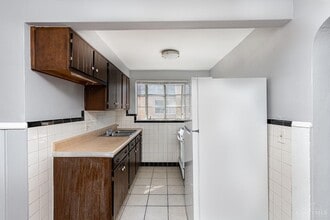 1627 Summit Rd in Cincinnati, OH - Foto de edificio - Interior Photo