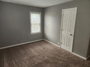 246-250 Cedar Heights Rd in Circleville, OH - Building Photo - Building Photo