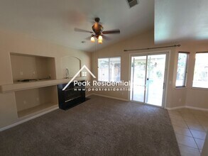 9430 Oakley Way in Elk Grove, CA - Building Photo - Building Photo