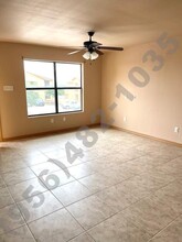 5610 Doc Sigi Perez Loop in Laredo, TX - Building Photo - Building Photo