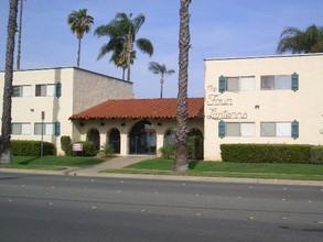 Four Lanterns Apartments in El Cajon, CA - Building Photo - Building Photo