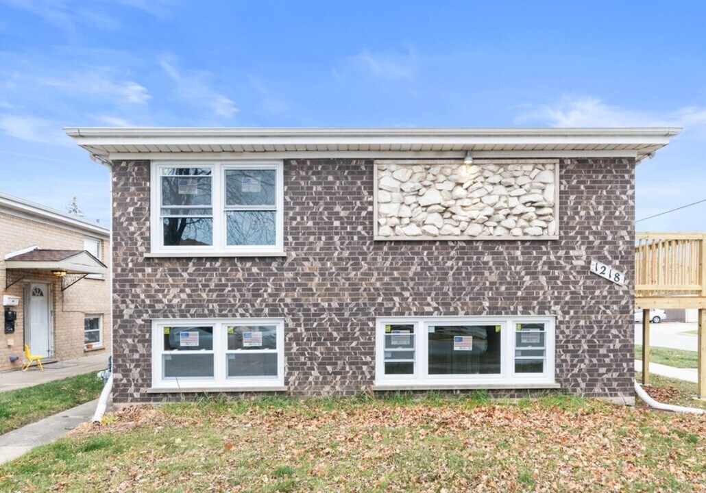1218 N 20th Ave, Unit Unit 1 in Melrose Park, IL - Building Photo