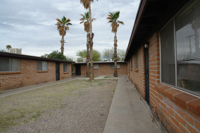 2302-2312 Ralph Ave in Tucson, AZ - Building Photo - Building Photo