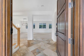 12215 Delante Ct in Granada Hills, CA - Foto de edificio - Building Photo