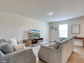 658 Thumper Dr in Ranson, WV - Building Photo - Building Photo