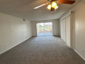 11040 N 28th Dr in Phoenix, AZ - Building Photo - Building Photo