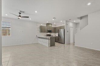 1180 Heliodor Ave in Henderson, NV - Building Photo - Building Photo