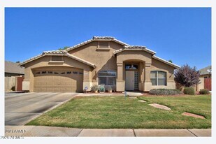 2432 E Nathan Way in Chandler, AZ - Building Photo