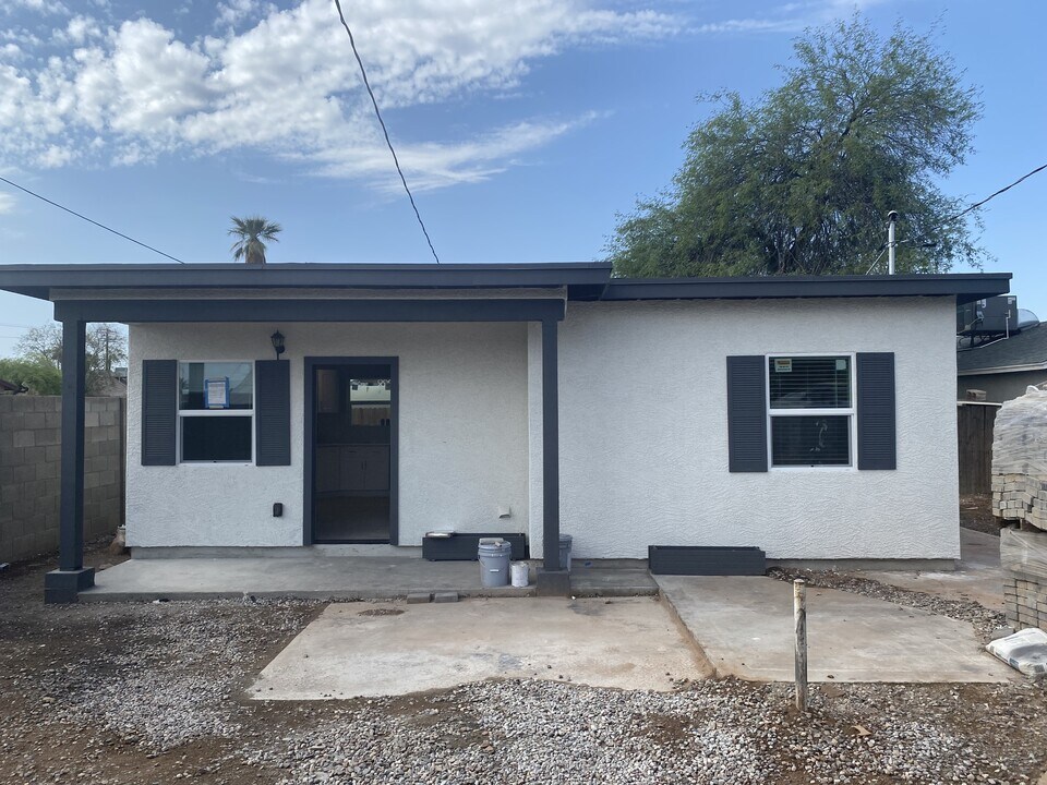 1142 E Pierce St in Phoenix, AZ - Building Photo