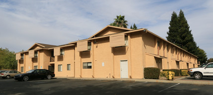 Joshua Tree Apartments in Yuba City, CA - Building Photo - Building Photo