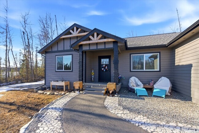 8233 W Aurora Hts Lp in Wasilla, AK - Building Photo - Building Photo