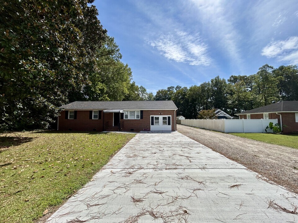 348 Kempsville Rd in Chesapeake, VA - Building Photo