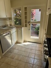 328 Corbett Ave, Unit A in San Francisco, CA - Building Photo - Building Photo