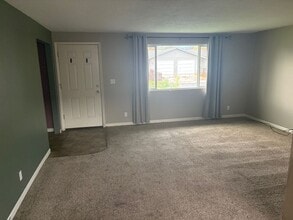 486-488 52nd St in Springfield, OR - Building Photo - Building Photo