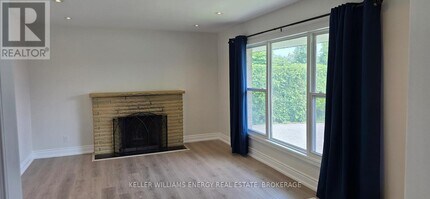 316 Rossland Rd W in Oshawa, ON - Building Photo - Building Photo