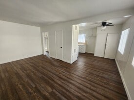 15221 S Raymond Ave in Gardena, CA - Building Photo