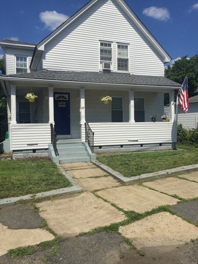 88 Lincoln Terrace Rentals in Leominster, MA