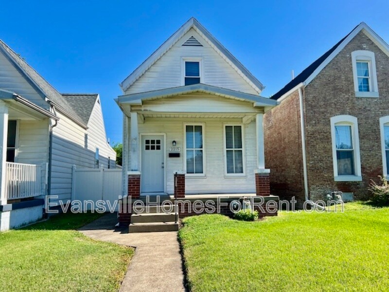 2215 W Delaware St in Evansville, IN - Building Photo
