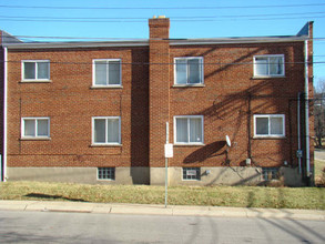 3800 Woodford Rd in Cincinnati, OH - Building Photo - Building Photo