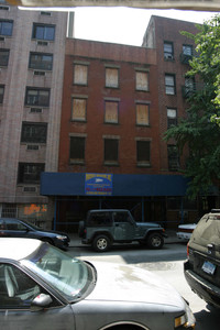 236 E 81st St in New York, NY - Foto de edificio - Building Photo