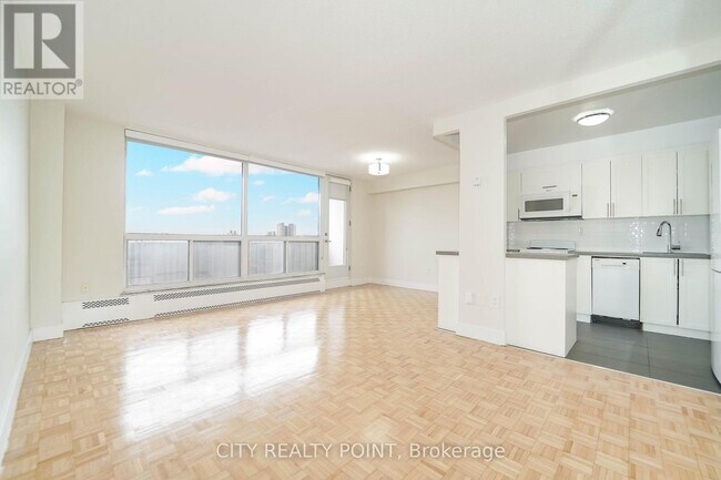 666 Spadina Ave. in Toronto, ON - Building Photo - Building Photo