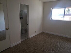 4475 Dale Ave, Unit 211 in La Mesa, CA - Building Photo - Building Photo