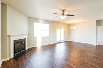 217 Autumn Terrace Ln in Clarksville, TN - Building Photo - Building Photo