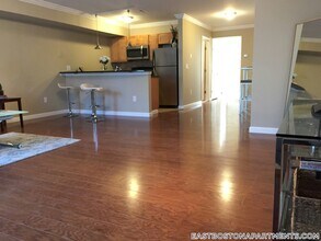 51 Chelsea St, Unit 4 in Boston, MA - Building Photo - Building Photo