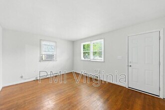 3237 Verdun Ave in Norfolk, VA - Building Photo - Building Photo